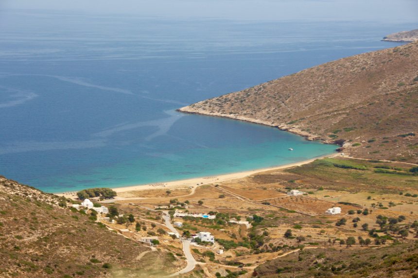 Ile d'Ios en Grèce : sauvage et turquoise - Les Gourmands voyagent